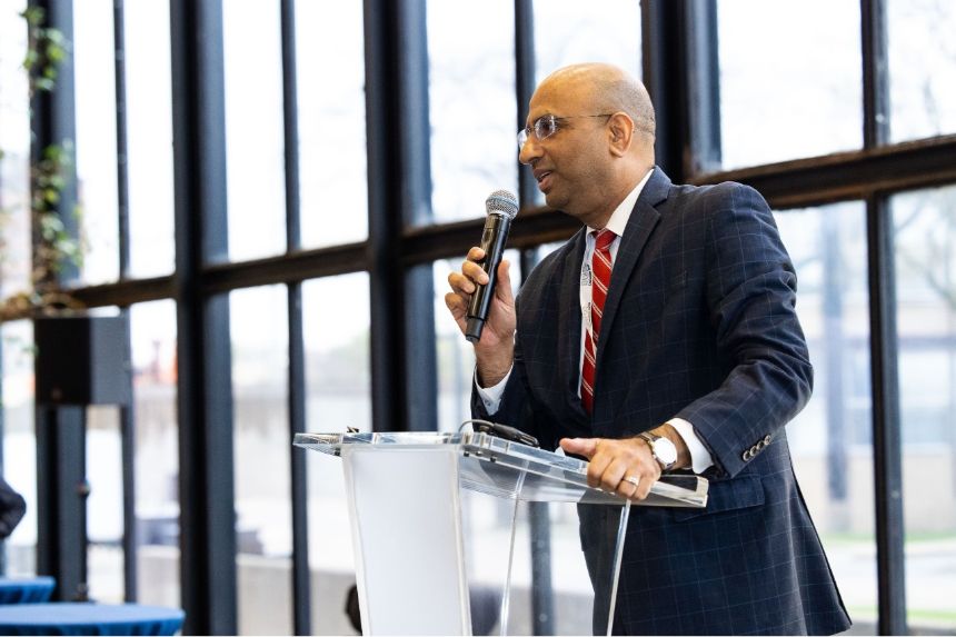 Illinois Tech President Raj Echambadi welcomes attendees to Times Higher Education's Digital Universities US Conference