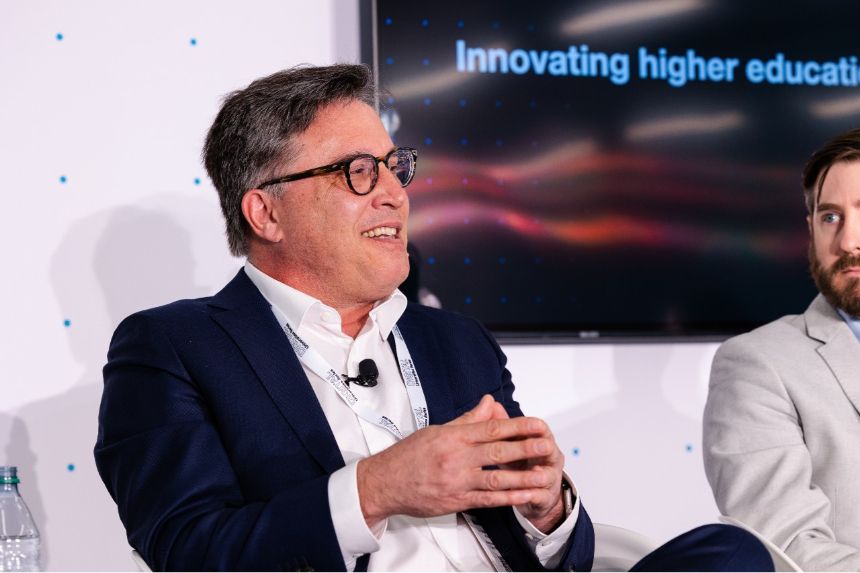 Illinois Tech's Vice President for Data Analytics Mike Gosz speaks on a panel about digital analytics.