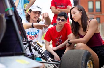 An Illinois Tech student presents during Welcome Week
