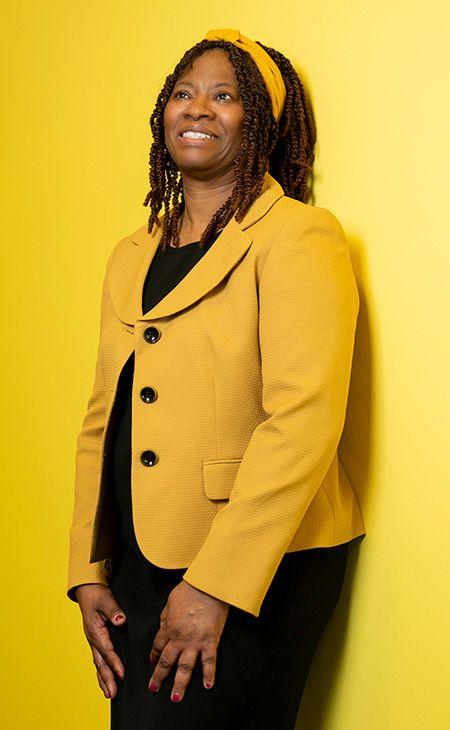 Headshot of Anita Debarlaben (CS ’90)