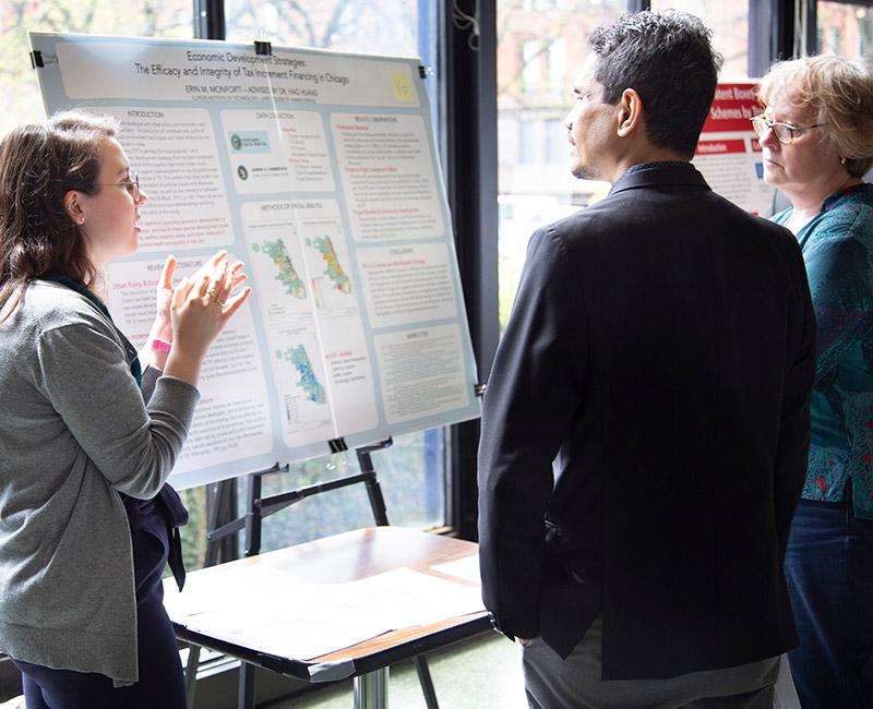 Student Presenting at Undergraduate Research Day